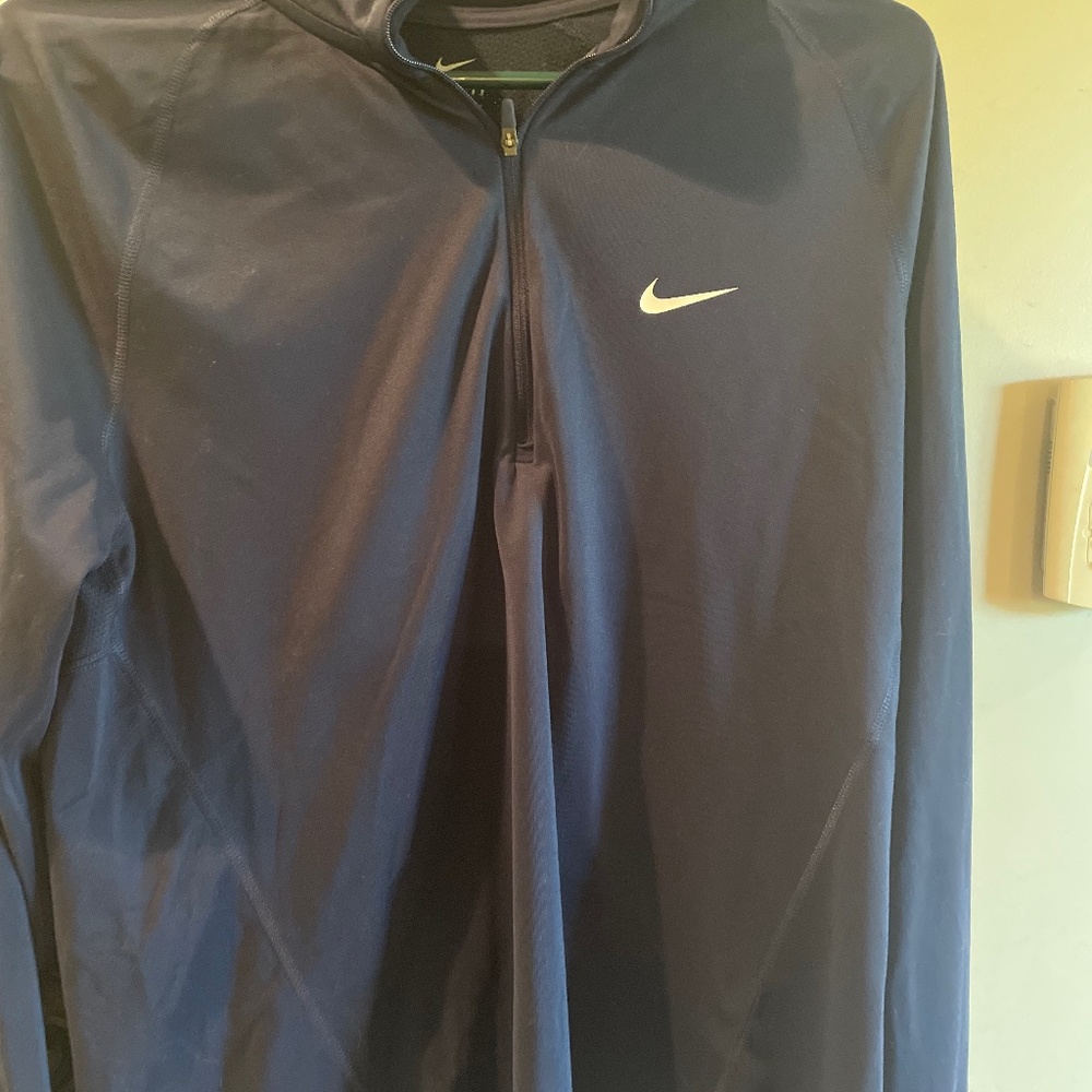 Nike Dri Fit Pull Over NWT